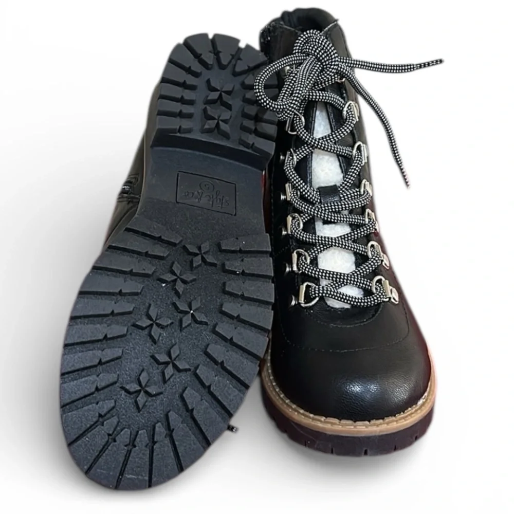 NWT Style & Co Black lace up & side zip ankle bootswith lug sole Womens Sz 5